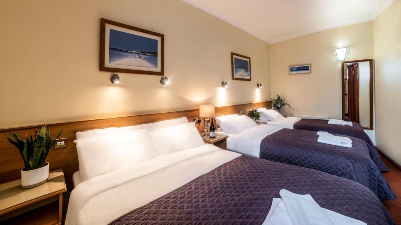 Holiday Hotel Голуэй Экстерьер фото