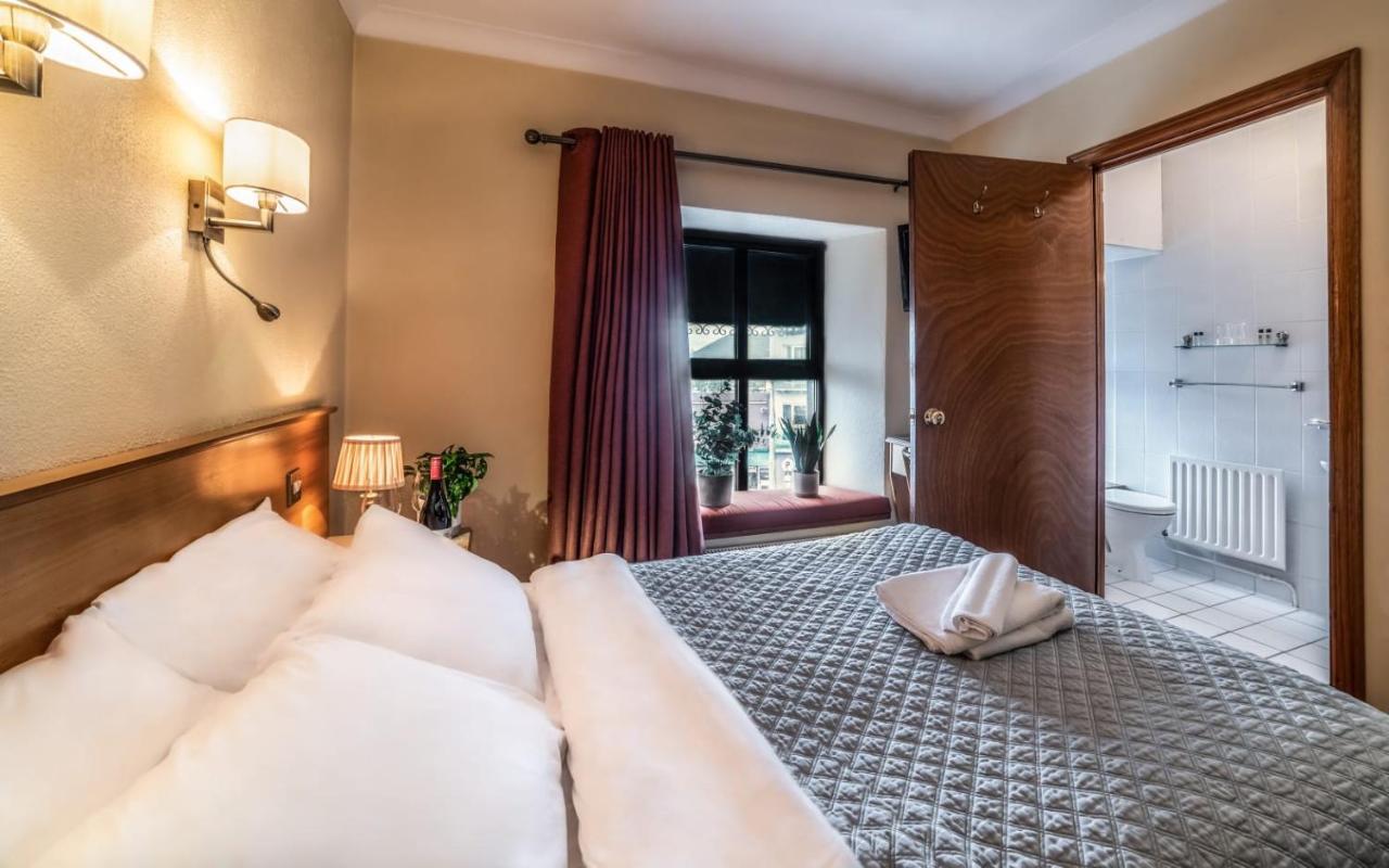 Holiday Hotel Голуэй Экстерьер фото
