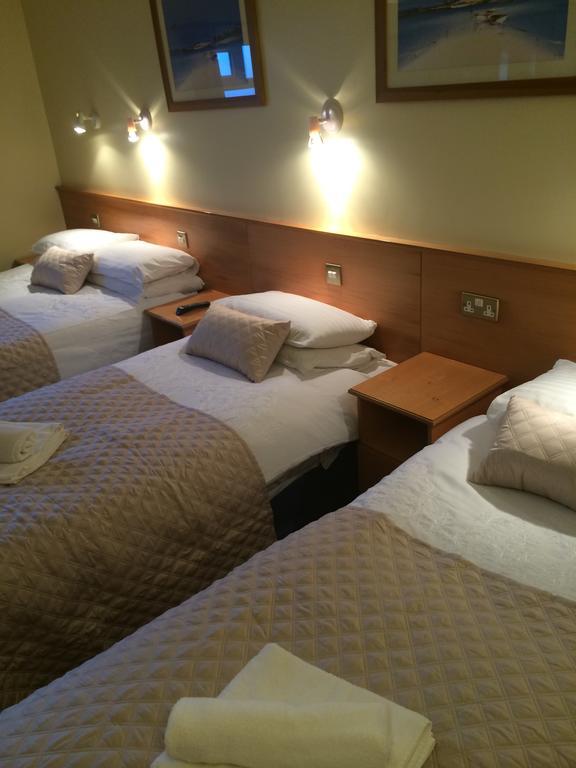 Holiday Hotel Голуэй Номер фото