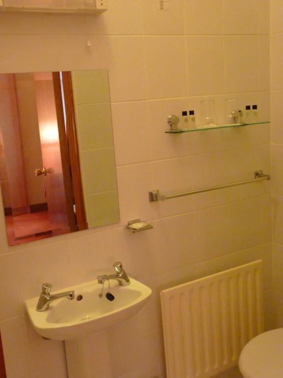 Holiday Hotel Голуэй Номер фото