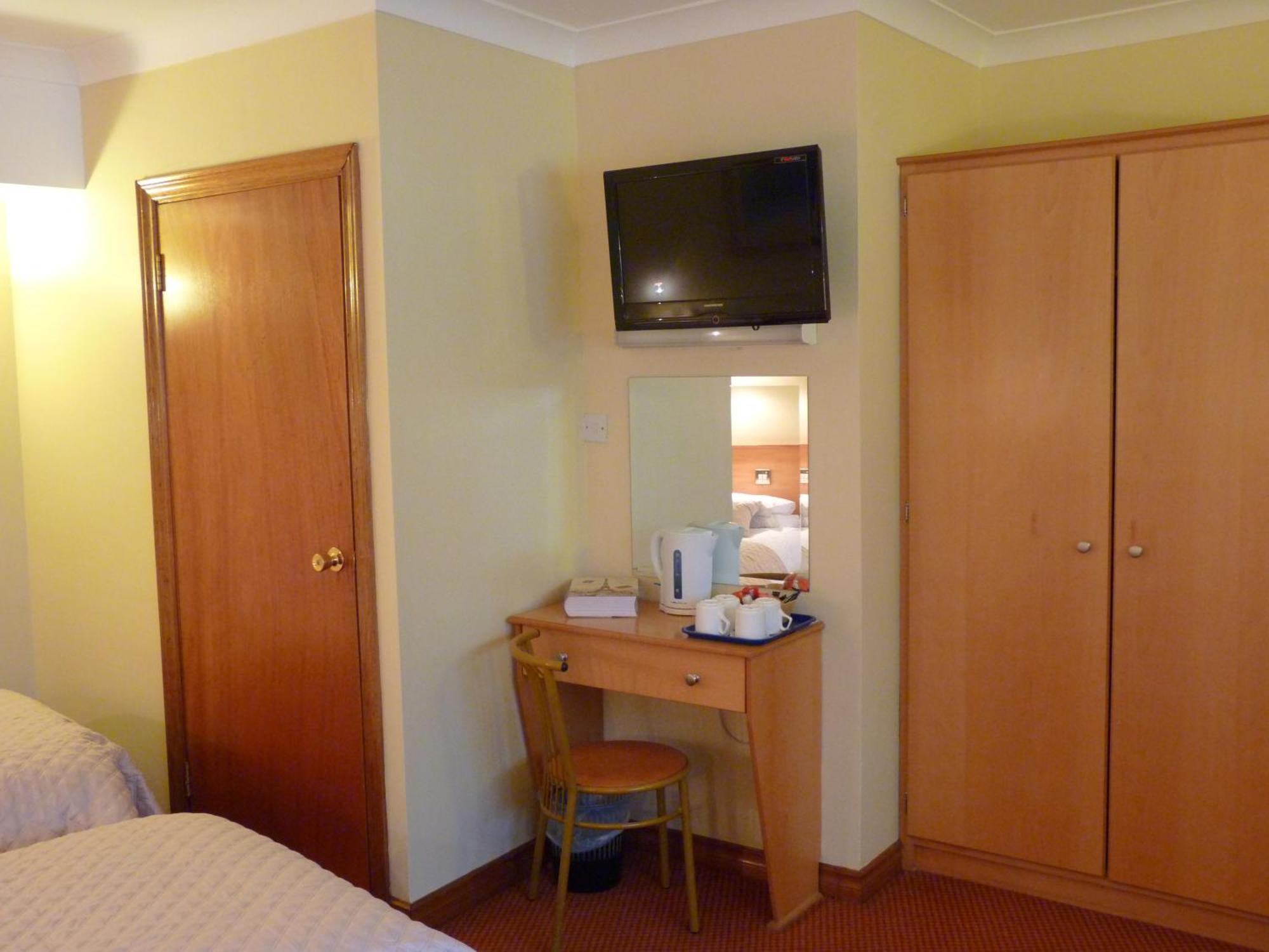 Holiday Hotel Голуэй Номер фото