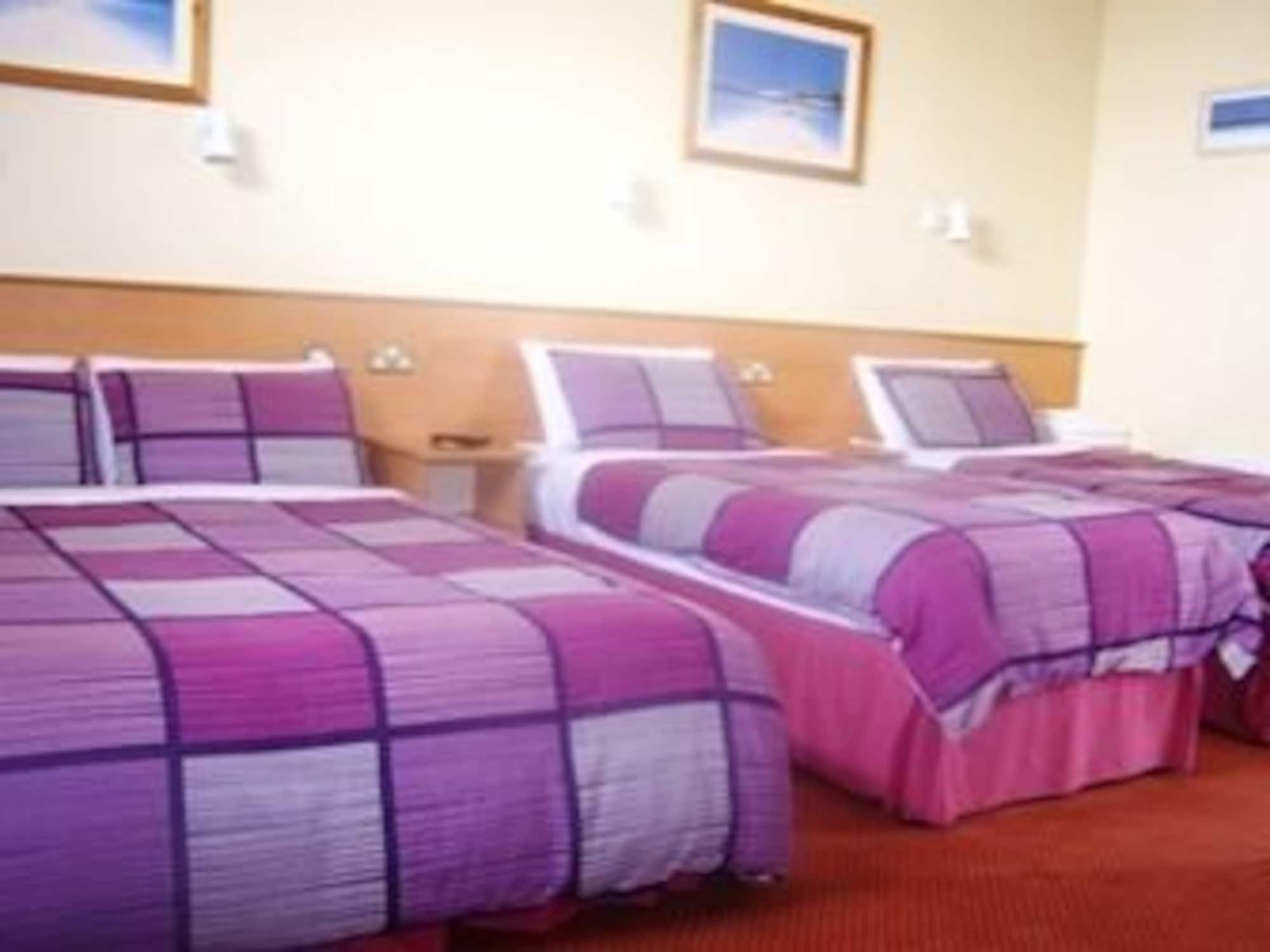 Holiday Hotel Голуэй Экстерьер фото
